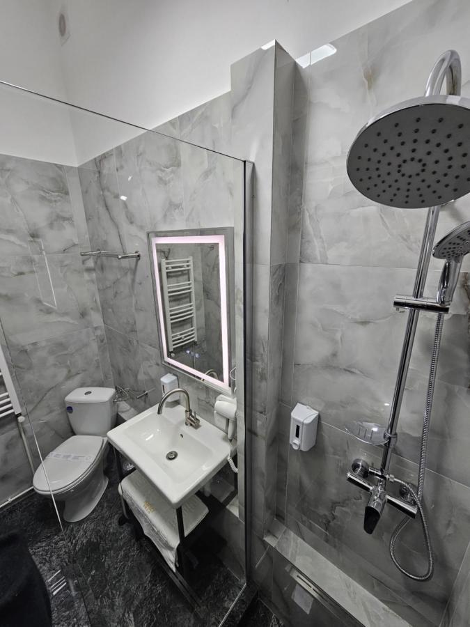 Perfect Villa Ploieşti Eksteriør bilde