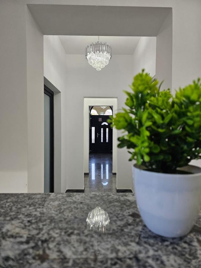 Perfect Villa Ploieşti Eksteriør bilde
